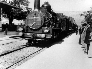 larriveee-dun-train-en-gare-de-la-ciotat-freeres-lumieere-1895