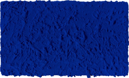 Yves Klein, Monochrome bleu sans titre (IKB 45), 1960, 27 x 46 cm. (C.) Archives Yves Klein